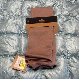 NWT Woman’s The North Face Supine Scarf. Retail $60
